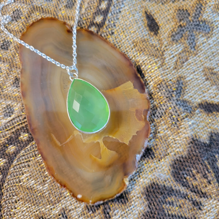 Peridot Faceted Teardrop in choice of  Gold or Silver  Bezel, 18 inch 18k Gold Filled 1.2 Rolo Chain with Lobster Claw Clasp