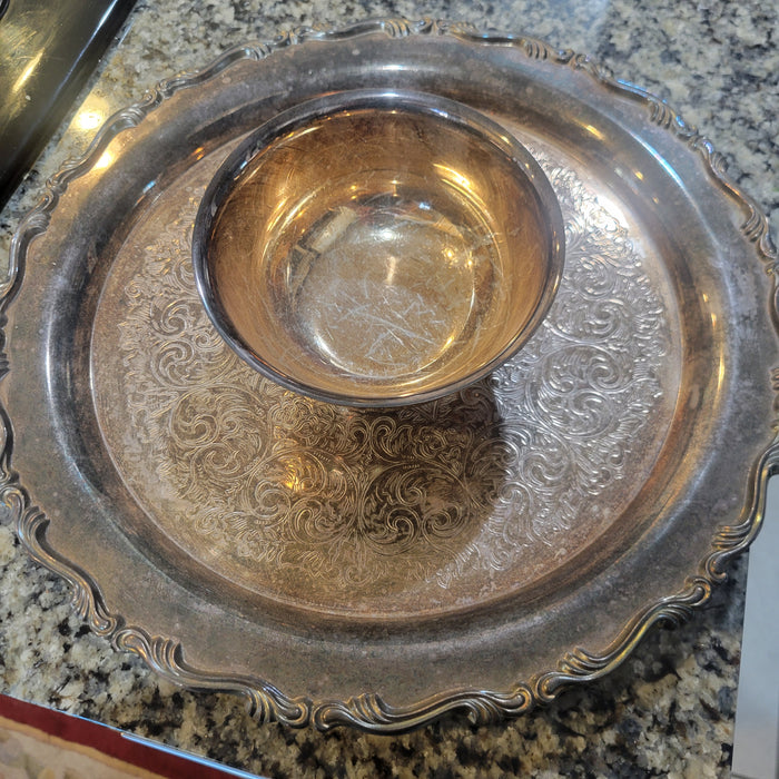 Wm Rogers Vintage Silver-Plated Chip & Dip Tray - Elegant Serving Platter for Crudité