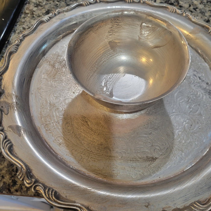Wm Rogers Vintage Silver-Plated Chip & Dip Tray - Elegant Serving Platter for Crudité