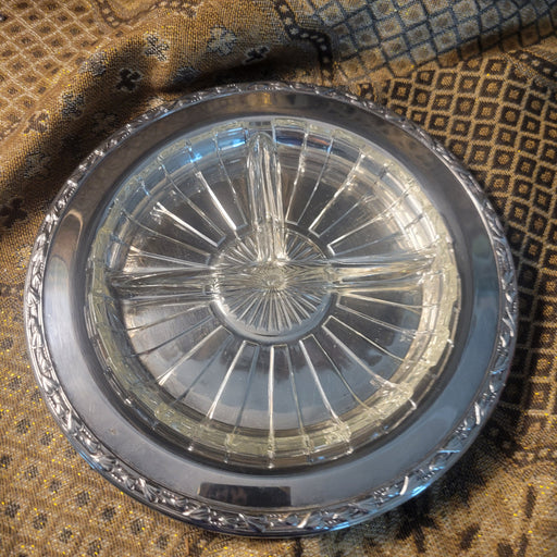 Wm Rogers Meadowbrook Silver Plate and Glass Crudite Plate Tray 8.75 inches