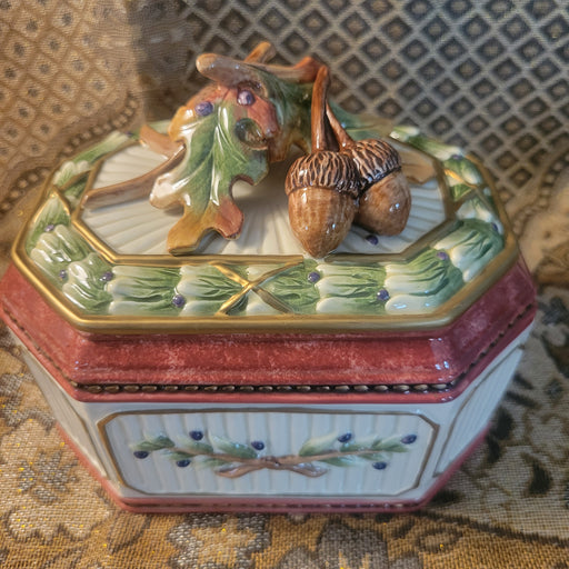 Fitz & Floyd Equestrian Ceramic Octagon Lidded Box | Acorn Leaves Design | Mint Condition